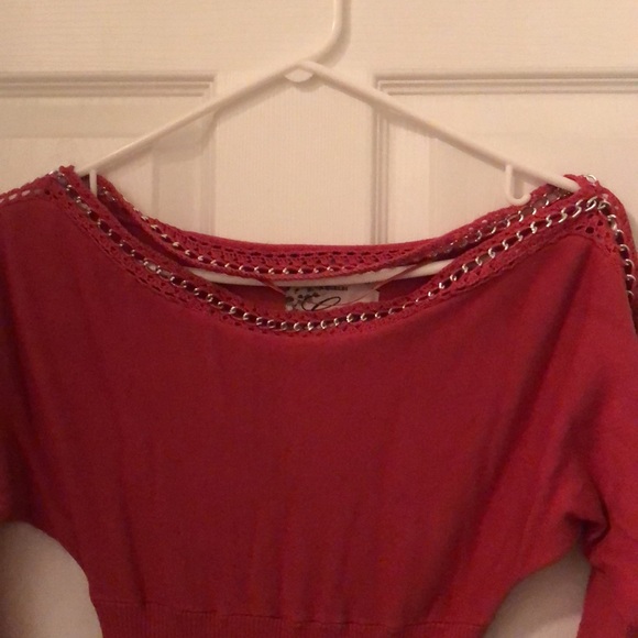 Beautiful dress and very comfy. It’s great for a dinner, date or for a party - Picture 2 of 4